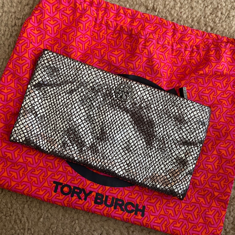 Tory Burch Clutch - Metallic